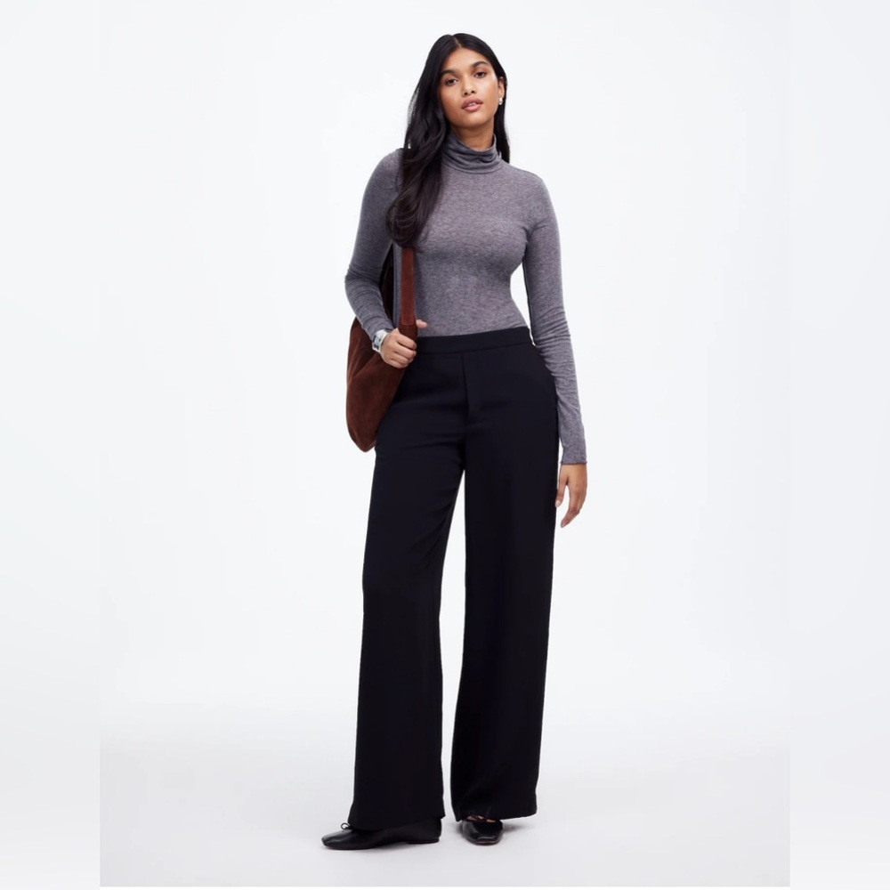 Petite Pull-On Straight Pants in Crepe